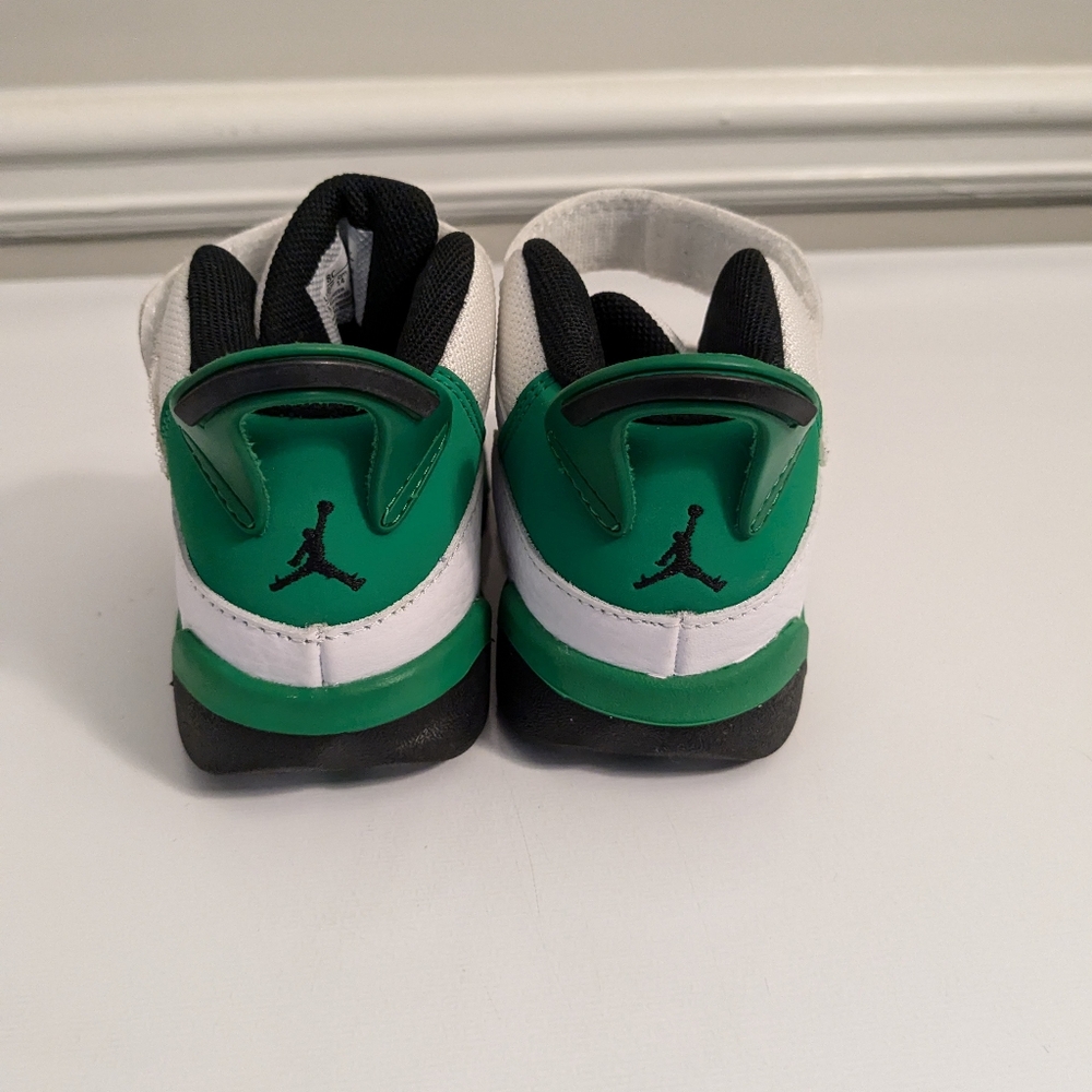 Nike - Picture 2 of 4